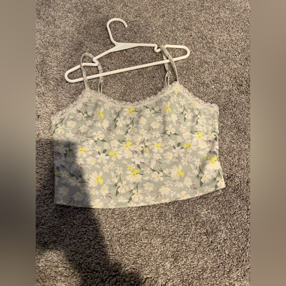 size medium cropped tank